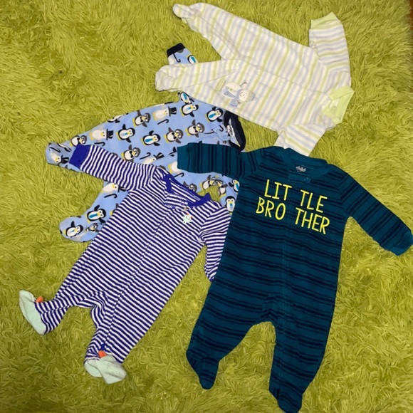 Cute Boy onesies for infants. Set of 4! - Picture 1 of 5